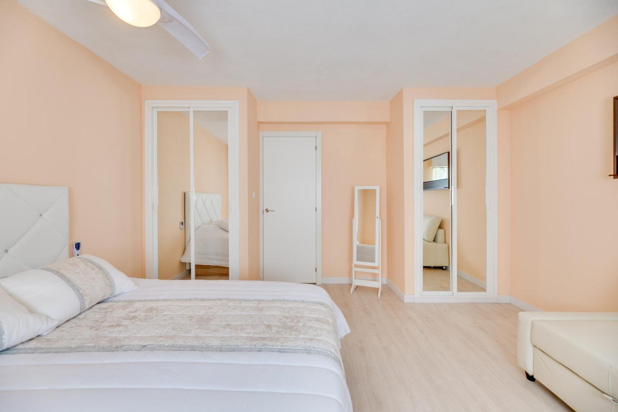 Appartement Flamingo 1 Bdr Beach 200 Meters Always Happy Benalmádena Extérieur photo